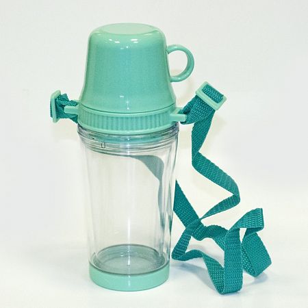 Бутылка для воды пластиковая с салатовой крышкой с ремешком под полиграфическую вставку 400 мл